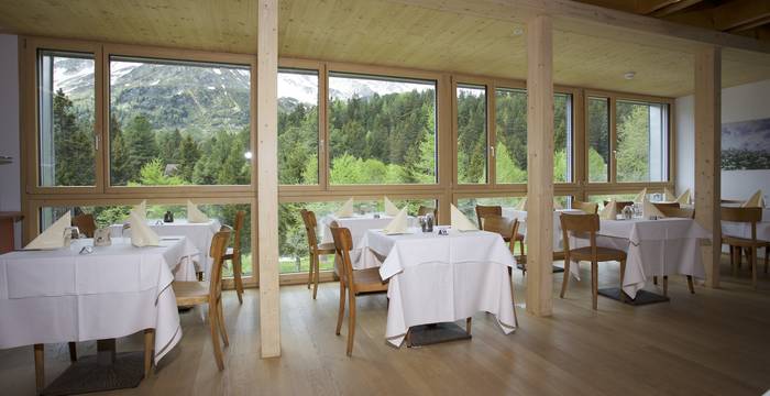 La sala Rondadura con vista su boschi e pizzi - © Andrea Persico